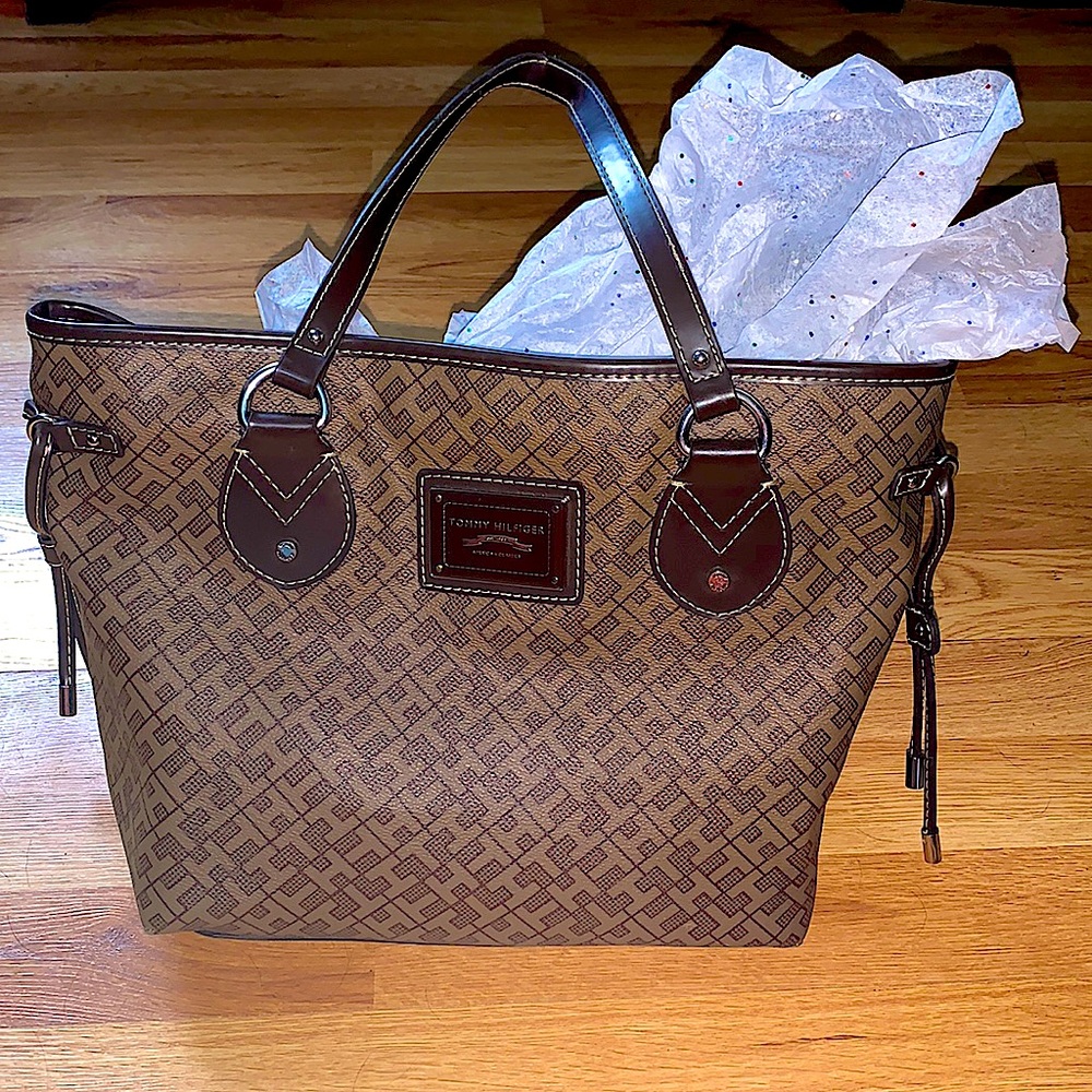 Tommy Hilfiger Shoulder Bag